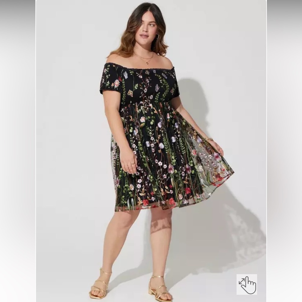 Torrid NWT 4x Smocked Bodice Off Shoulder Skater Dress
- Floral & Black Lace